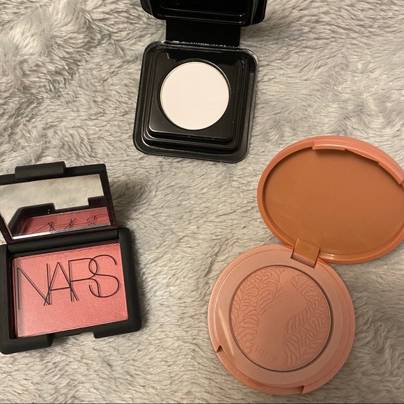 *free* Deluxe sample set (blush+setting powder) - Picture 1 of 6